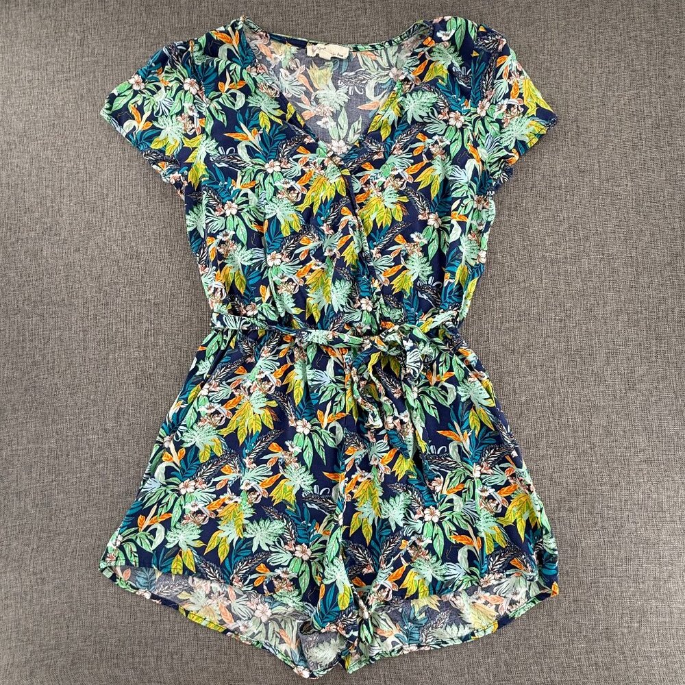 Bebop Shorts Romper Short Sleeves Tropical Floral‎ Large V-Neck Rayon Tie Belt